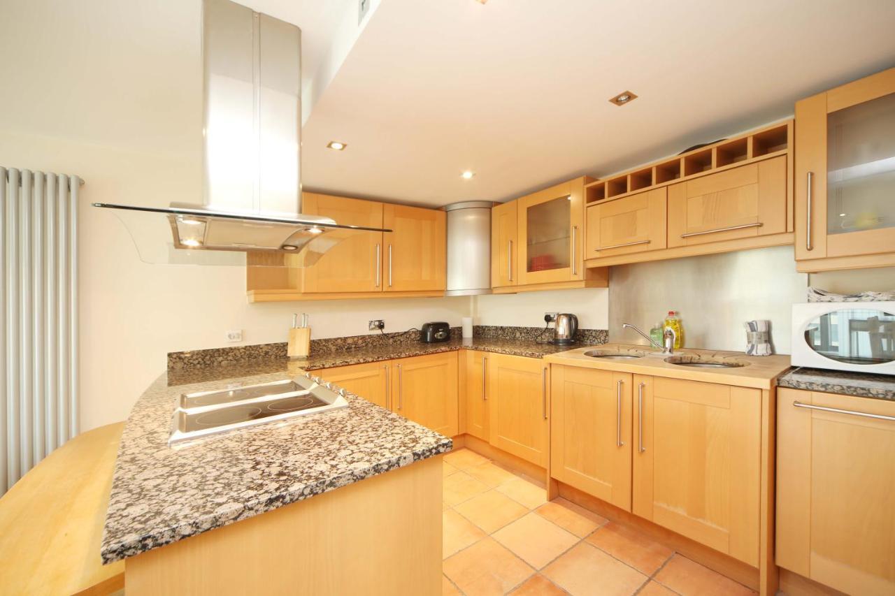 Lovely 2 Bedroom Apartment With Amazing Views In E14 Londres Exterior foto