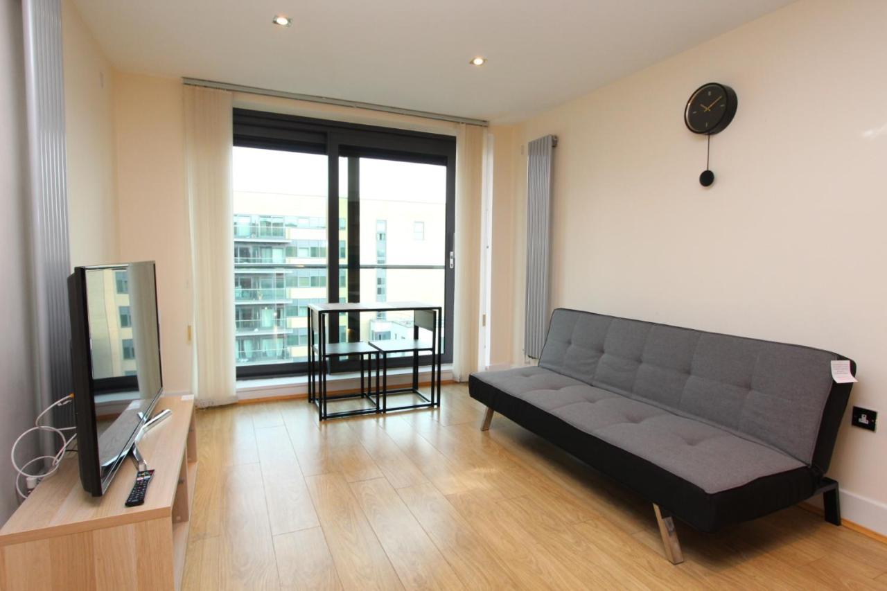 Lovely 2 Bedroom Apartment With Amazing Views In E14 Londres Exterior foto