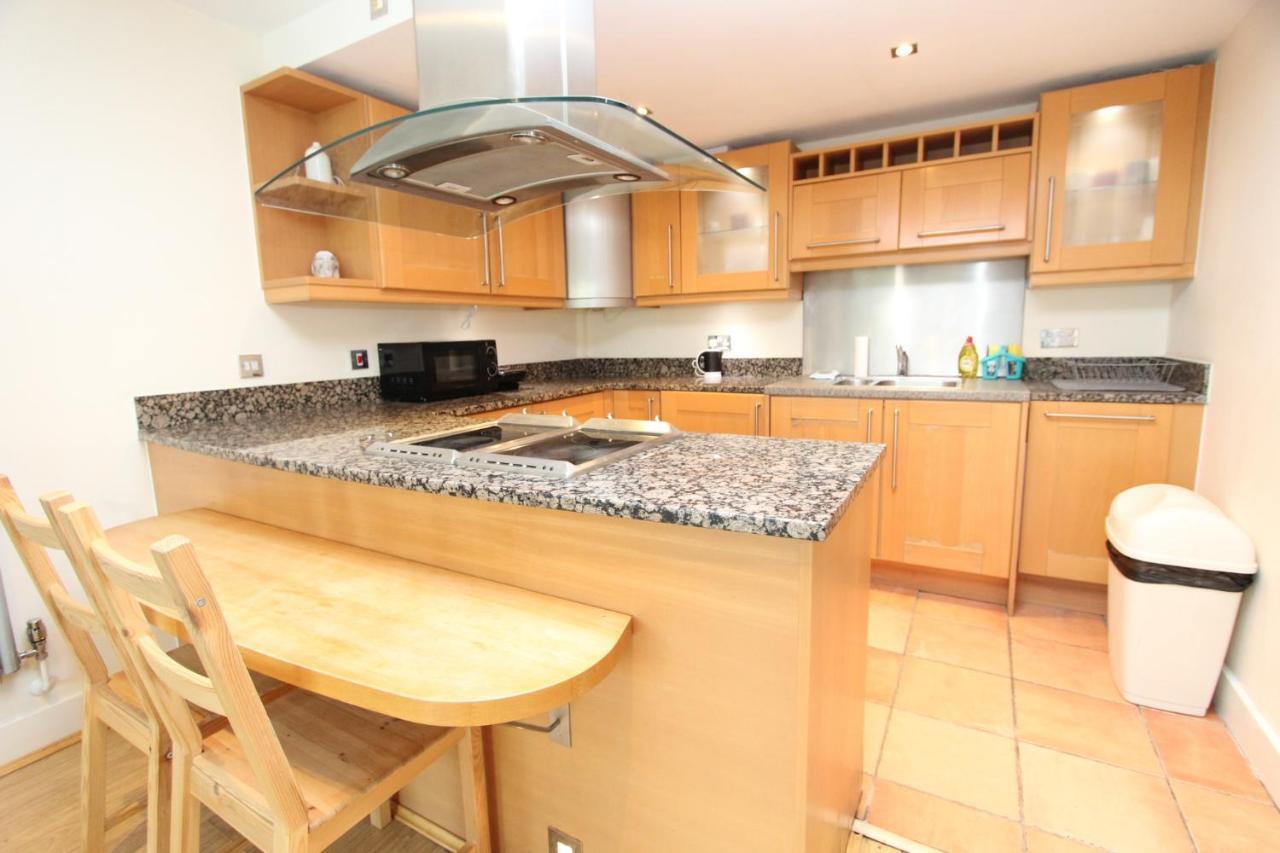Lovely 2 Bedroom Apartment With Amazing Views In E14 Londres Exterior foto