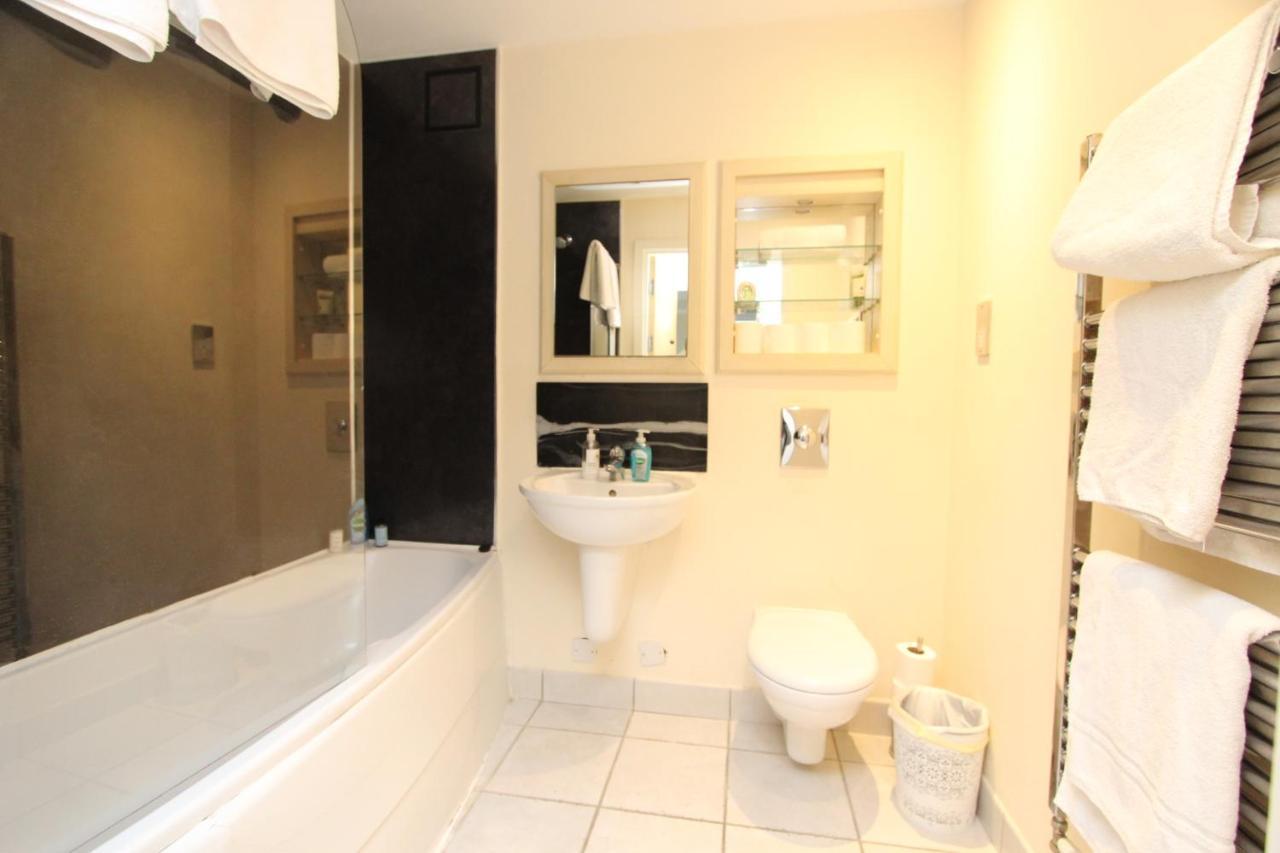 Lovely 2 Bedroom Apartment With Amazing Views In E14 Londres Exterior foto