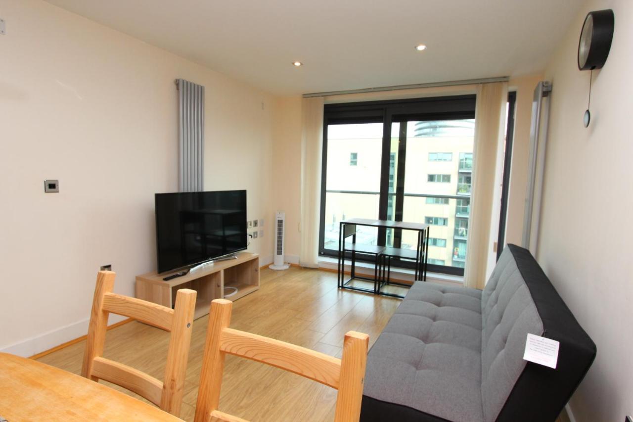 Lovely 2 Bedroom Apartment With Amazing Views In E14 Londres Exterior foto